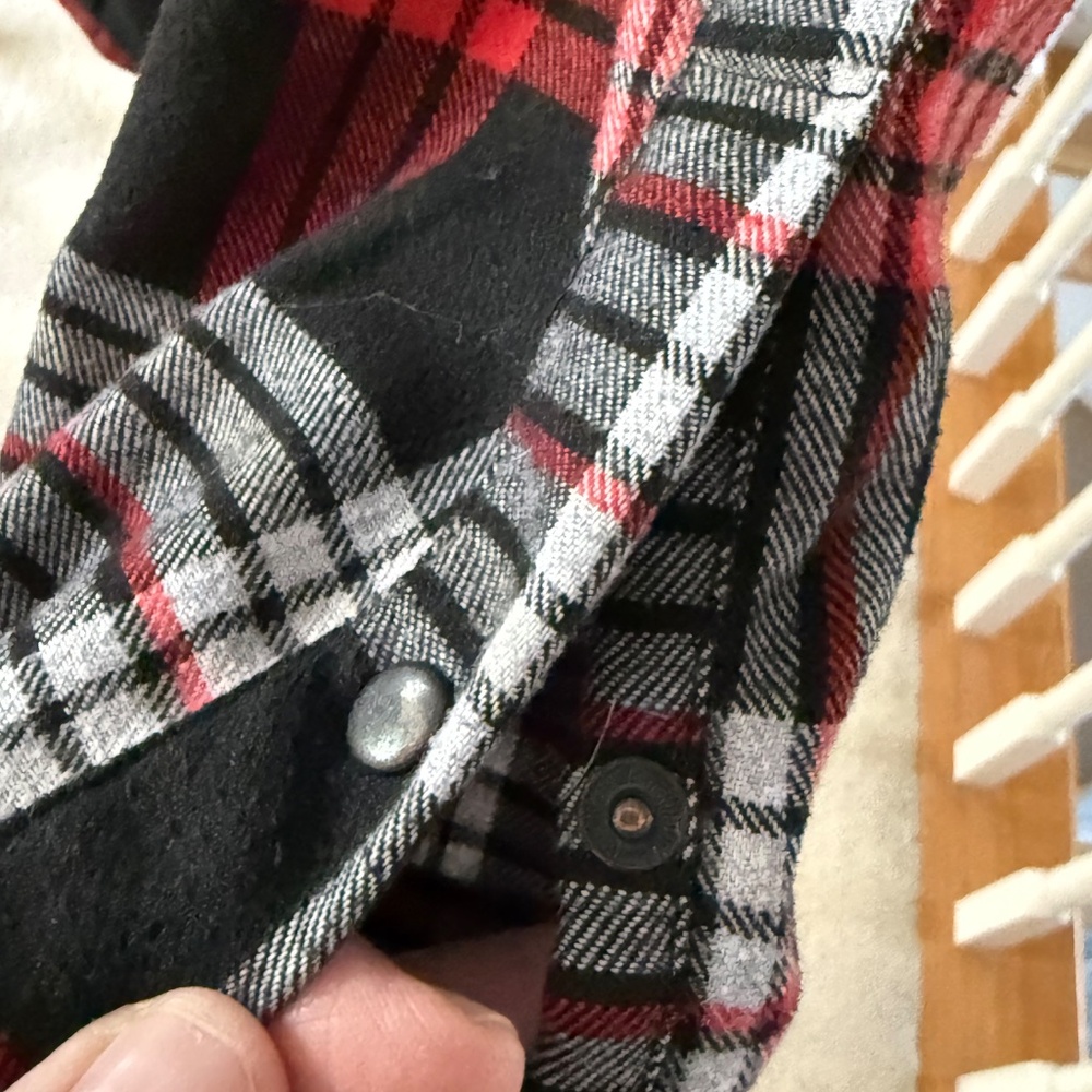 Men's KAVU Red Black Plaid Long Sleeve Button Down Shirt Size M - Picture 6 of 13